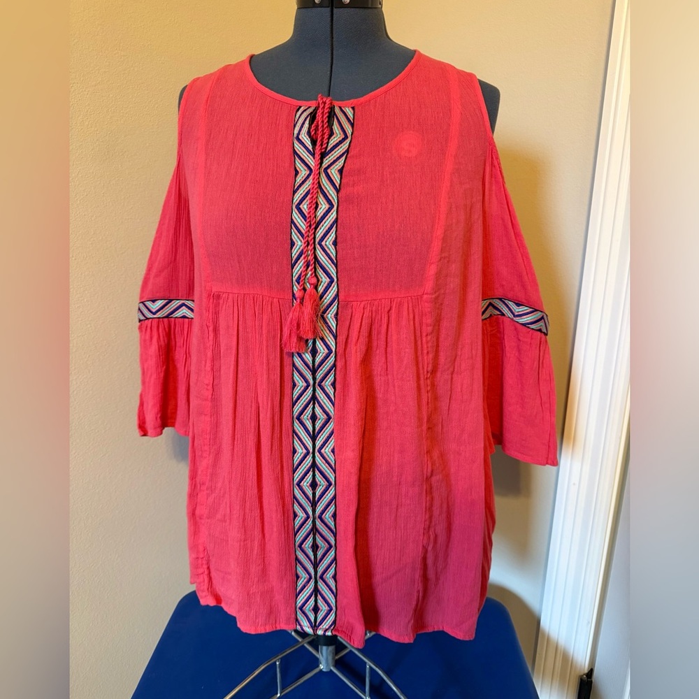 New Directions Coral Cold-Shoulder Top with Geometric Trim